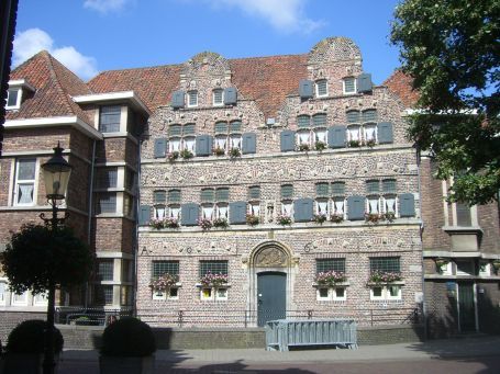 Venlo : Kleine Kerkstraat, Oude Weeshuis, heute ist in dem Gebäude ein Jugendzentrum untergebracht